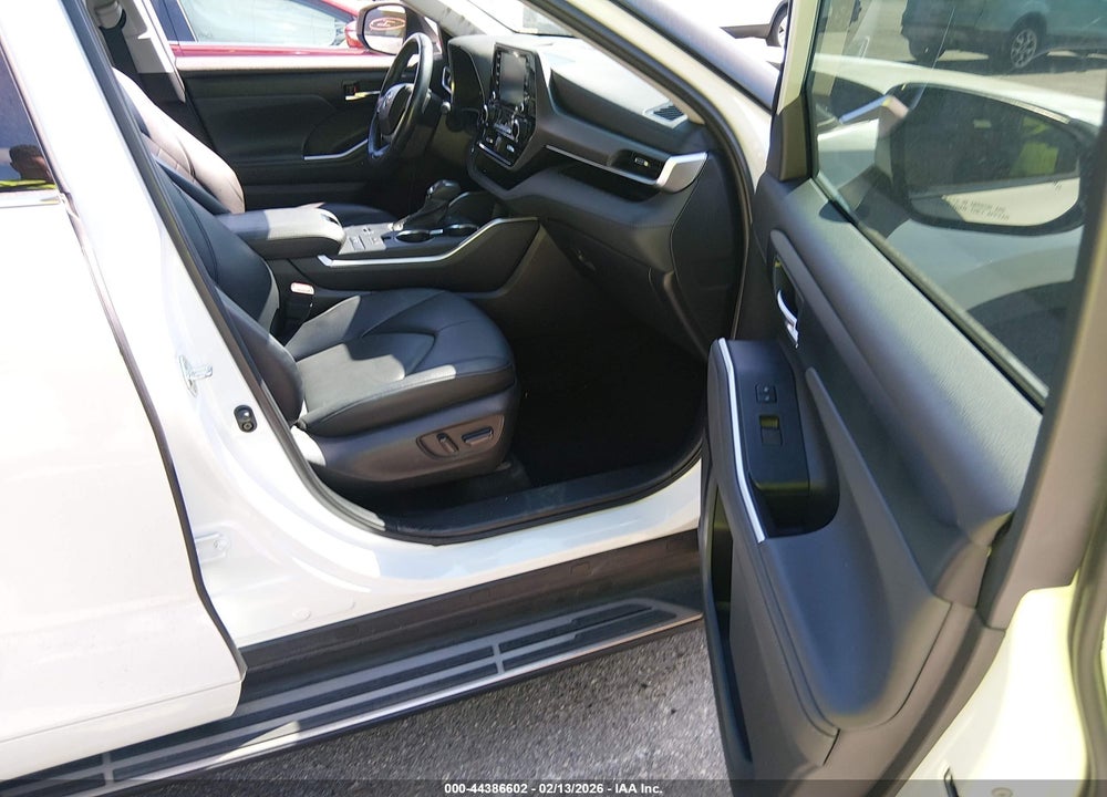 2022 TOYOTA HIGHLANDER HYBRID XLE VIN: 5TDGARAH0NS512558