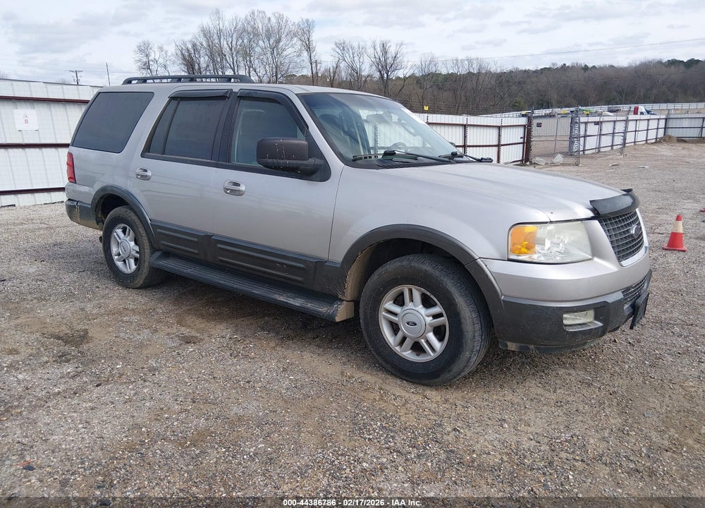 2005 FORD EXPEDITION XLT VIN: 1FMPU15565LA06156