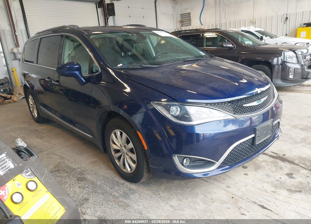 2018 CHRYSLER PACIFICA TOURING L VIN: 2C4RC1BG1JR280484