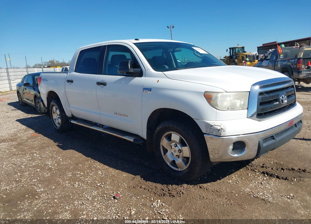 2011 TOYOTA TUNDRA GRADE 5.7L V8 VIN: 5TFDW5F12BX166527
