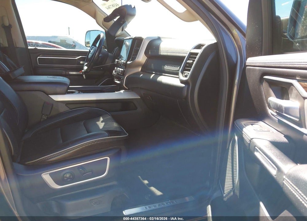 2020 RAM 1500 LAIE  4X4 5'7 BOX VIN: 1C6SRFJT8LN265998