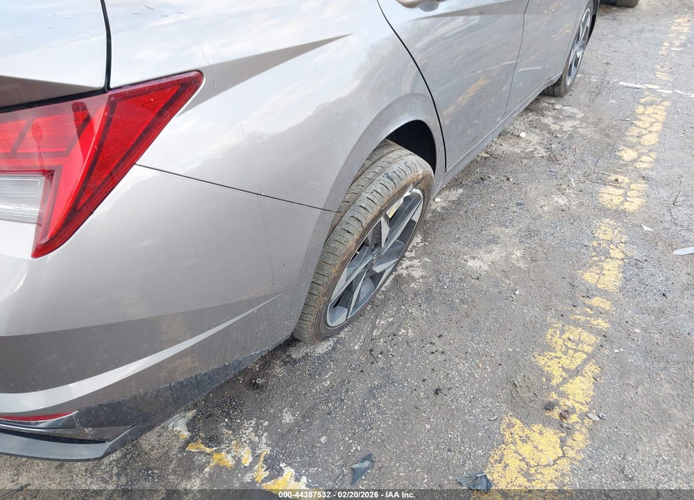 2021 HYUNDAI ELANTRA SEL VIN: KMHLN4AG9MU125011