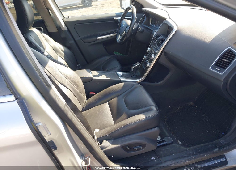 2015 VOLVO XC60 T5/T5 PREMIER VIN: YV4612RK9F2740180