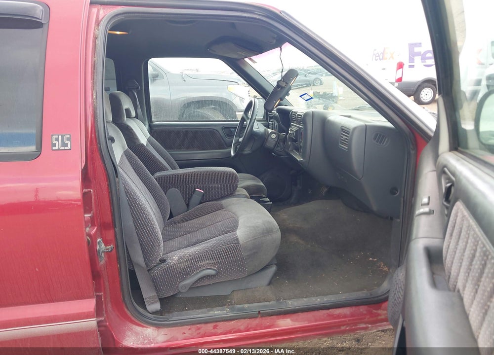 1997 GMC JIMMY SLS VIN: 1GKCS13W9V2558216