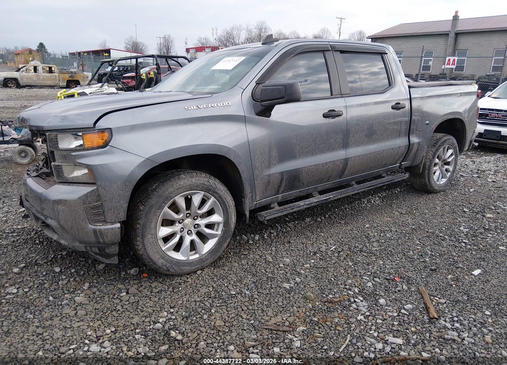 2021 CHEVROLET SILVERADO 1500 4WD  SHORT BED CUSTOM VIN: 3GCPYBEK5MG207949