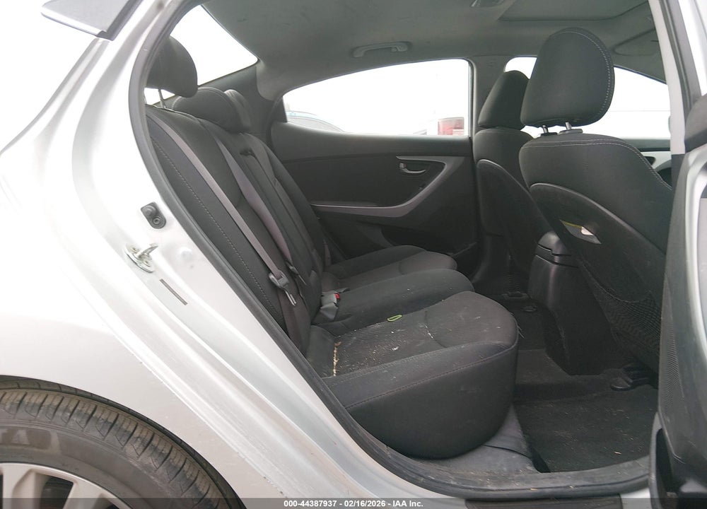 2015 HYUNDAI ELANTRA SE VIN: 5NPDH4AE3FH594252