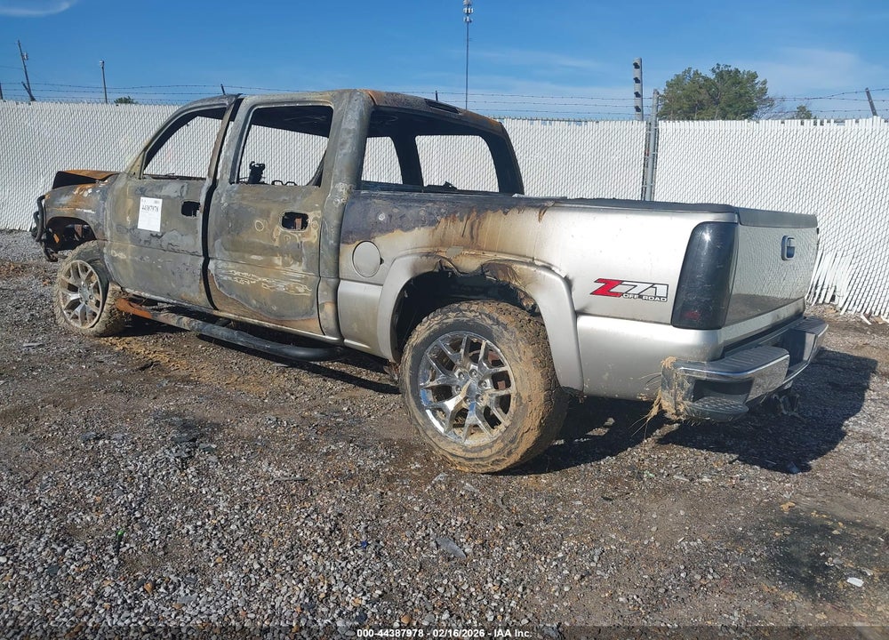2005 GMC SIERRA 1500 SLT VIN: 2GTEK13T551305890