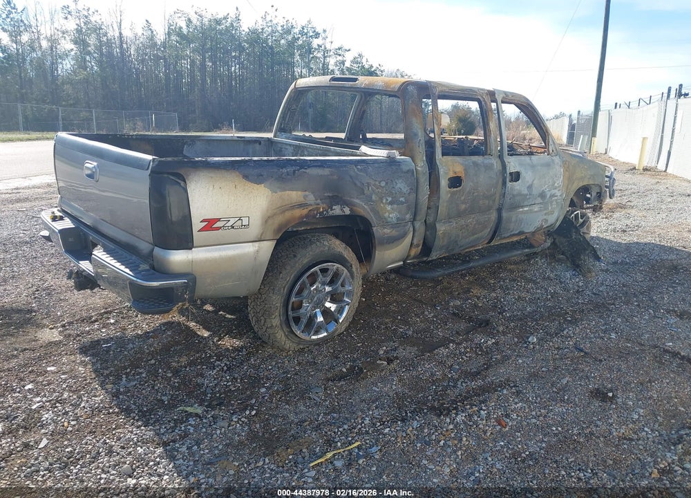 2005 GMC SIERRA 1500 SLT VIN: 2GTEK13T551305890