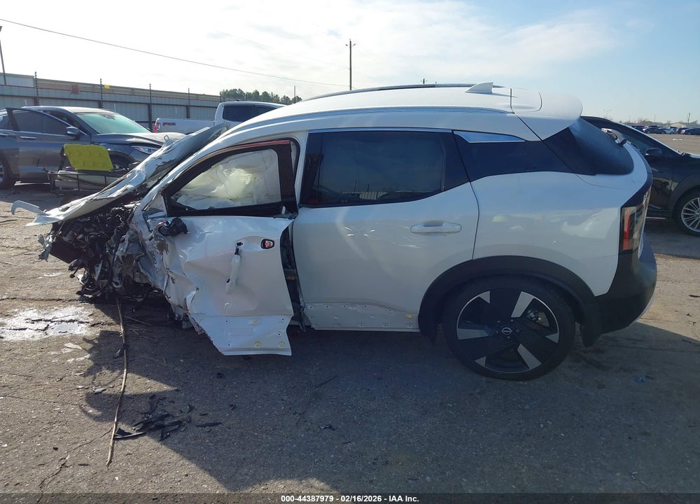 2025 NISSAN KICKS SR FWD VIN: 3N8AP6DA2SL437496