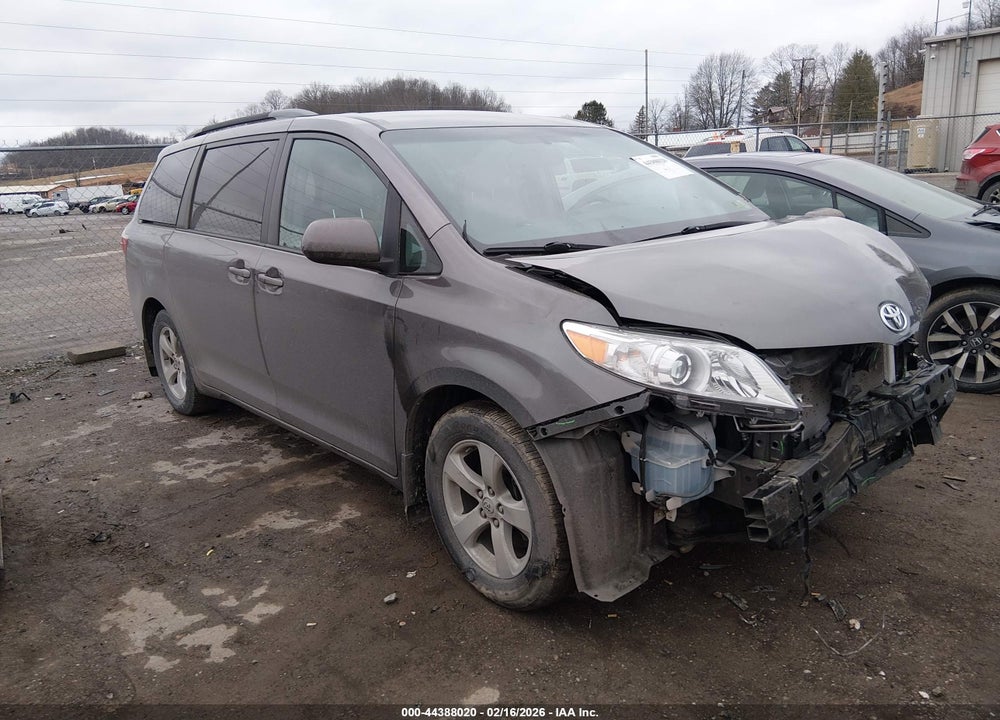 2017 TOYOTA SIENNA LE 8 PASSENGER VIN: 5TDKZ3DC5HS896793