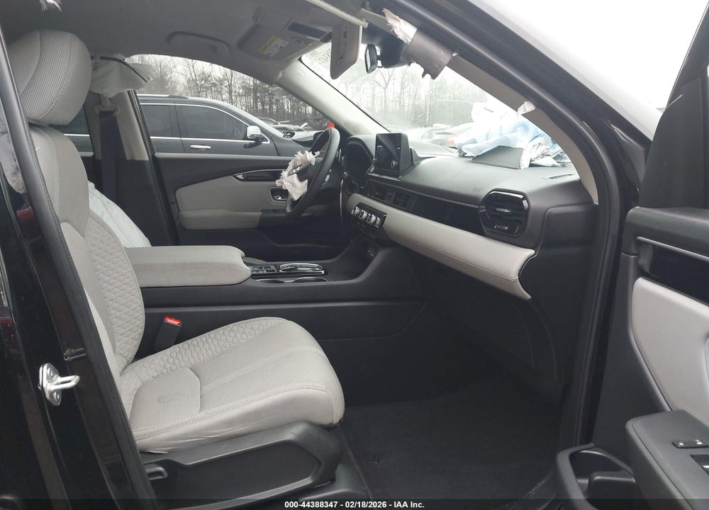 2023 HONDA PILOT AWD LX VIN: 5FNYG1H24PB021858
