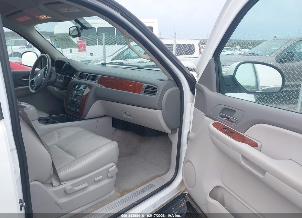 2008 CHEVROLET SUBURBAN 1500 LT VIN: 1GNFK16378R167367