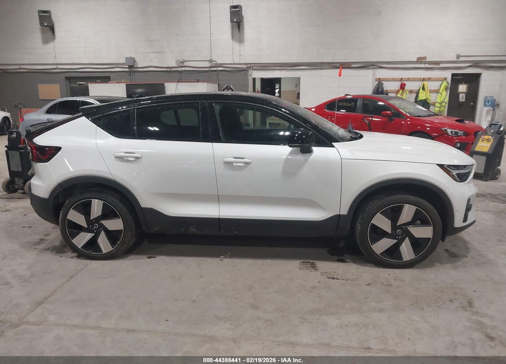2022 VOLVO C40 RECHARGE PURE ELECTRIC P8 ULTIMATE VIN: YV4ED3GB7N2009435