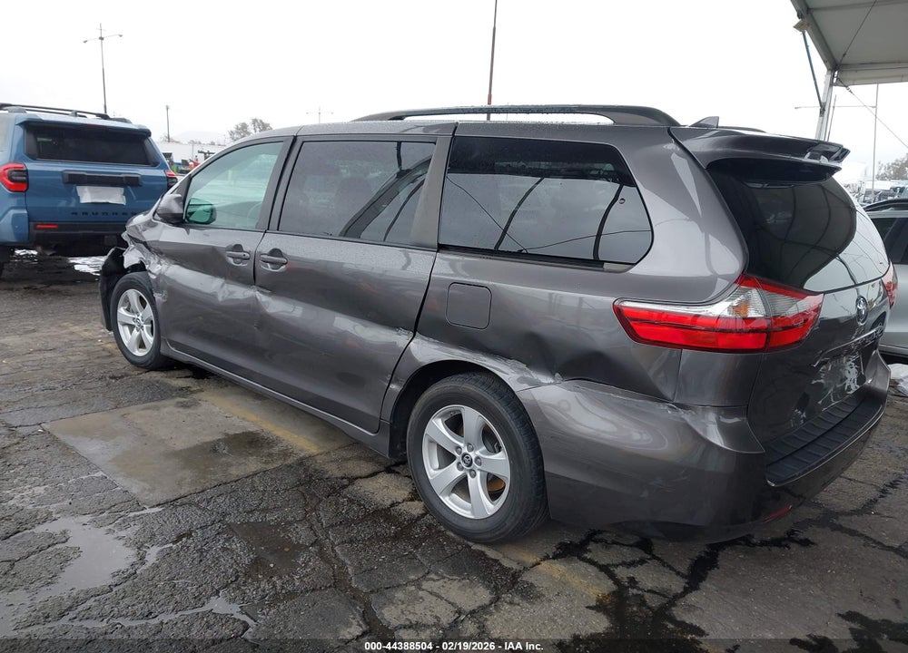 2019 TOYOTA SIENNA LE 8 PASSENGER VIN: 5TDKZ3DC5KS966574
