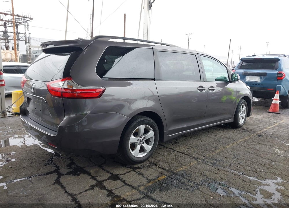 2019 TOYOTA SIENNA LE 8 PASSENGER VIN: 5TDKZ3DC5KS966574