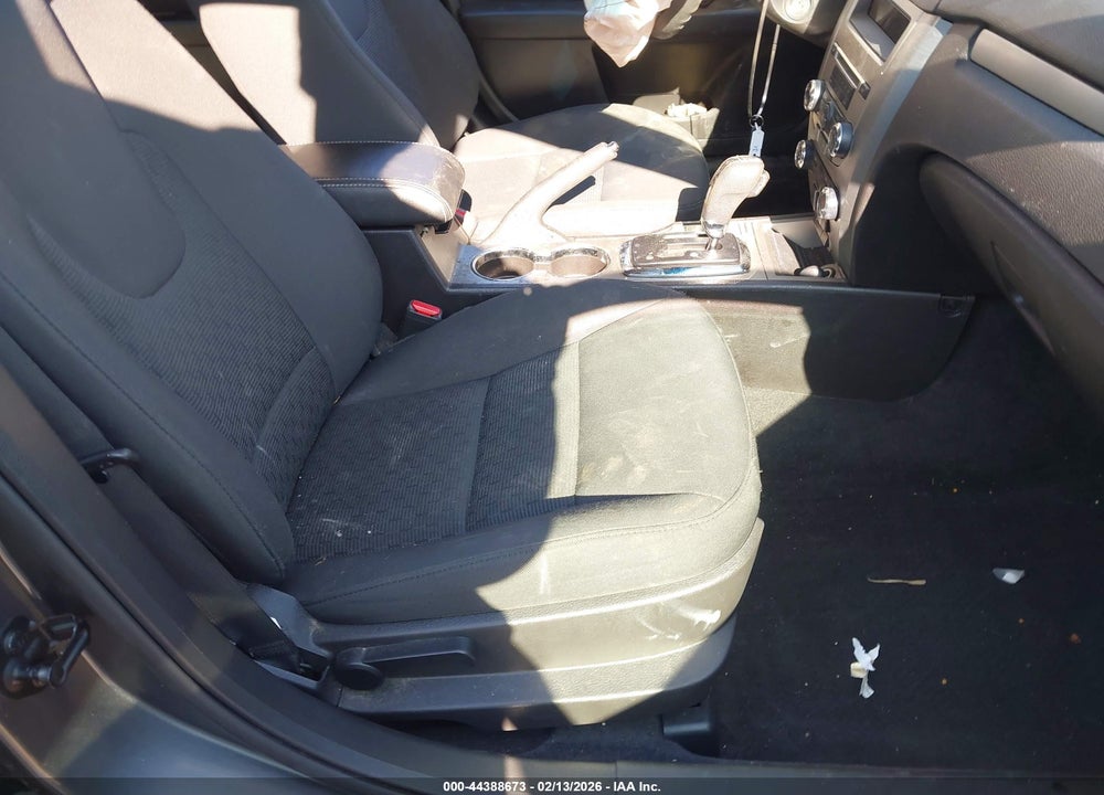 2010 FORD FUSION SE VIN: 3FAHP0HG5AR303797