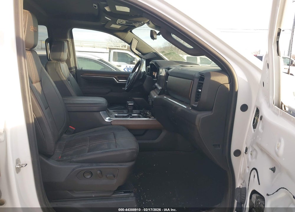 2024 CHEVROLET SILVERADO 1500 4WD  STANDARD BED HIGH COUNTRY VIN: 1GCUDJE8XRZ235864