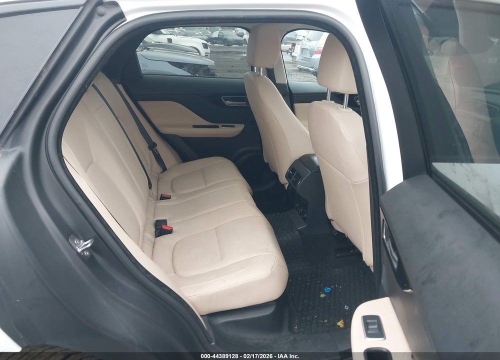 2018 JAGUAR F-PACE 25T PREMIUM VIN: SADCJ2FX4JA272271