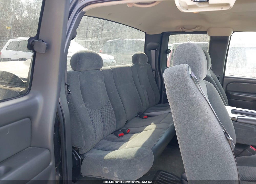 2004 CHEVROLET SILVERADO 1500 LS VIN: 1GCEK19T84E186012