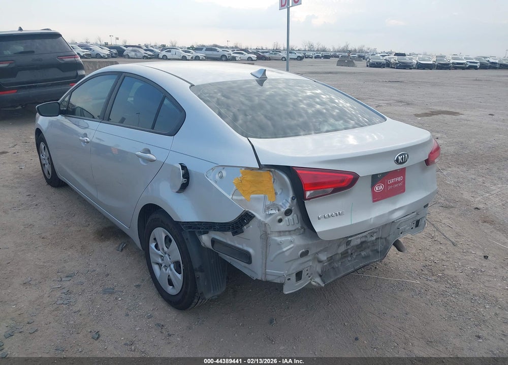 2018 KIA FORTE LX VIN: 3KPFK4A73JE272073