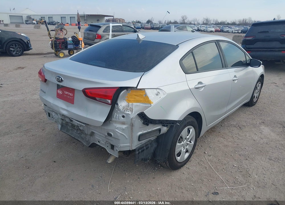 2018 KIA FORTE LX VIN: 3KPFK4A73JE272073