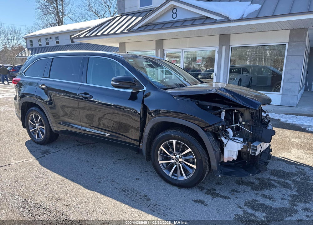 2017 TOYOTA HIGHLANDER XLE VIN: 5TDKZRFH9HS188963