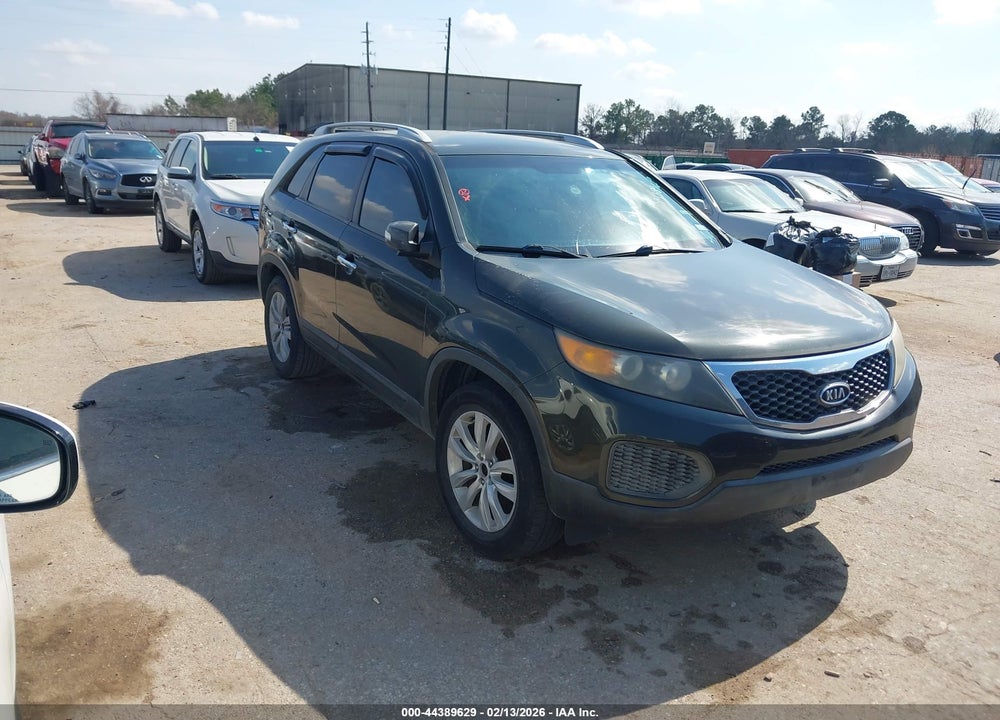 2011 KIA SORENTO LX V6 VIN: 5XYKT4A23BG105412