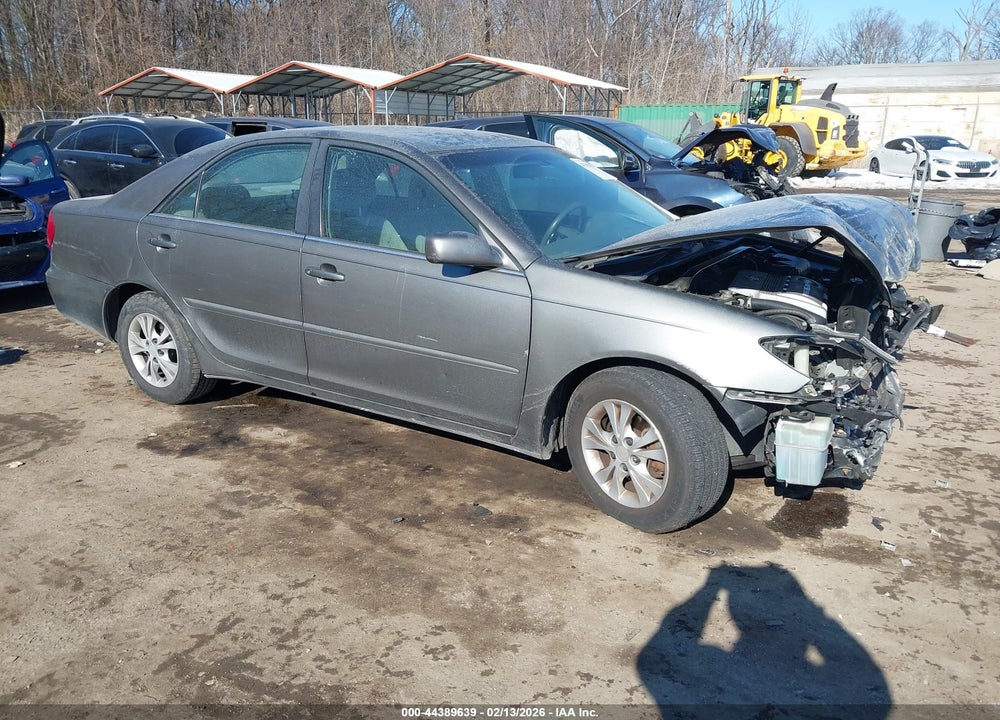 2004 TOYOTA CAMRY LE V6 VIN: 4T1BF32K74U586052