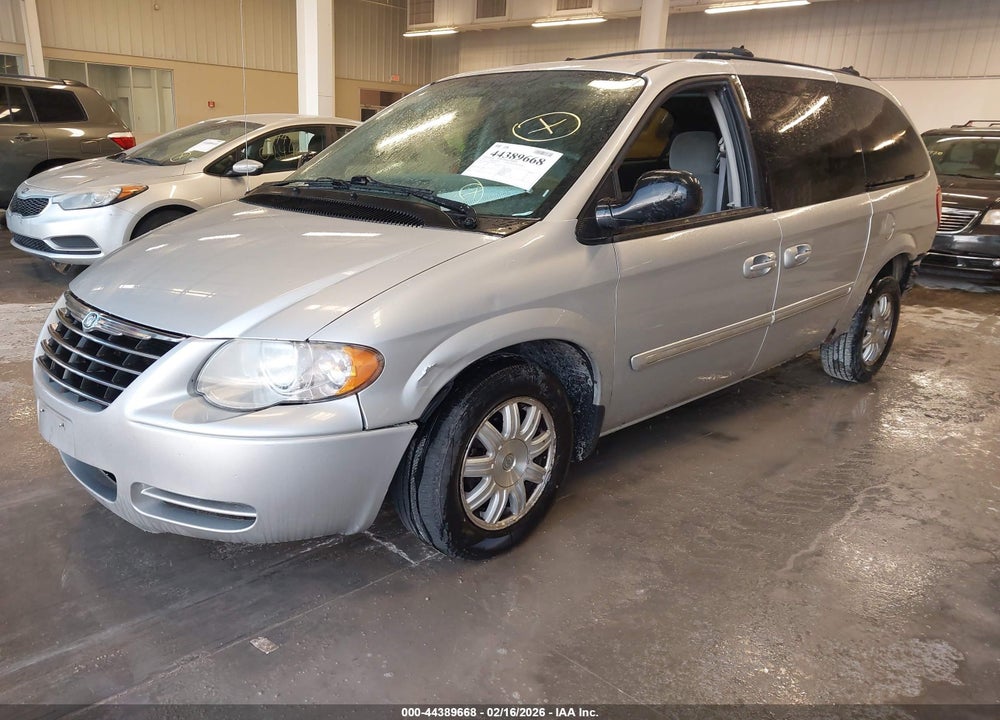 2005 CHRYSLER TOWN & COUNTRY TOURING VIN: 2C4GP54L25R568176