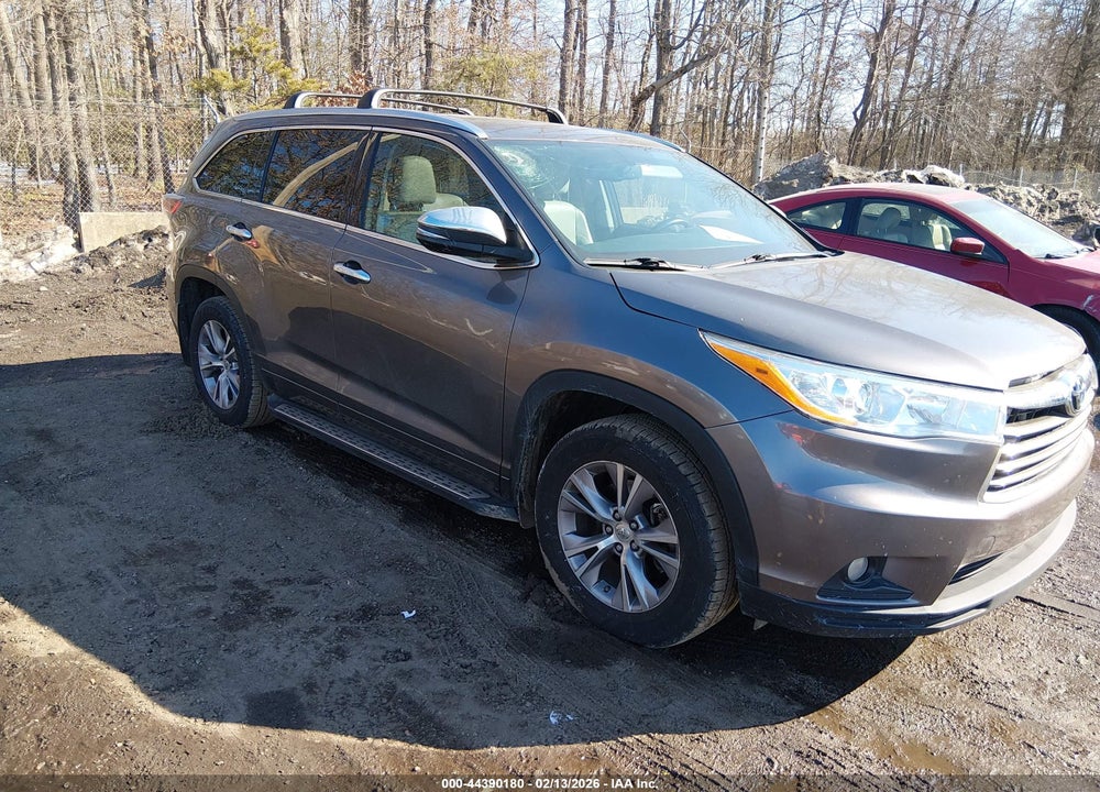 2015 TOYOTA HIGHLANDER XLE VIN: 5TDKKRFH8FS039932