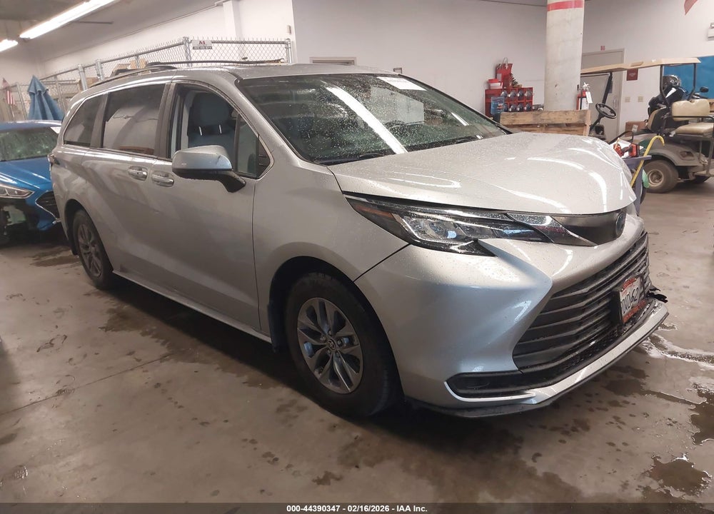 2022 TOYOTA SIENNA LE VIN: 5TDBRKEC6NS132729