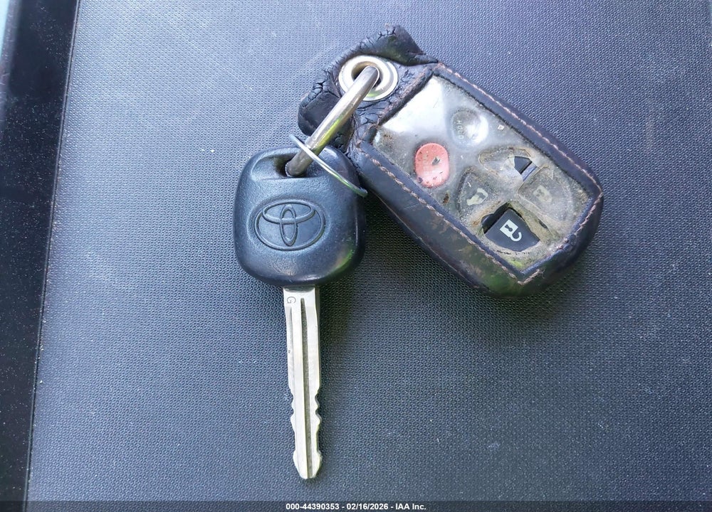 2011 TOYOTA SIENNA XLE VIN: 5TDYK3DCXBS025619