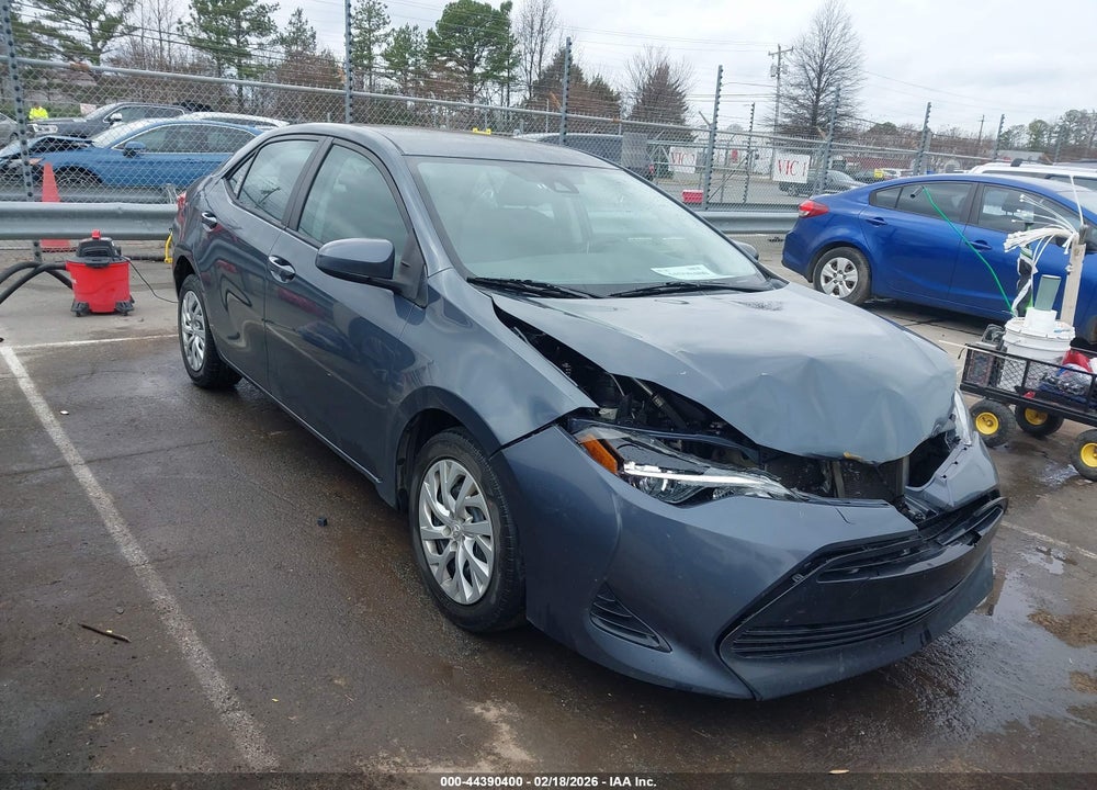 2018 TOYOTA COROLLA LE VIN: 5YFBURHE8JP790205