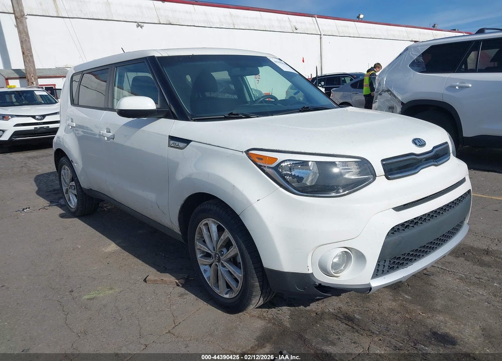 2018 KIA SOUL + VIN: KNDJP3A54J7585914