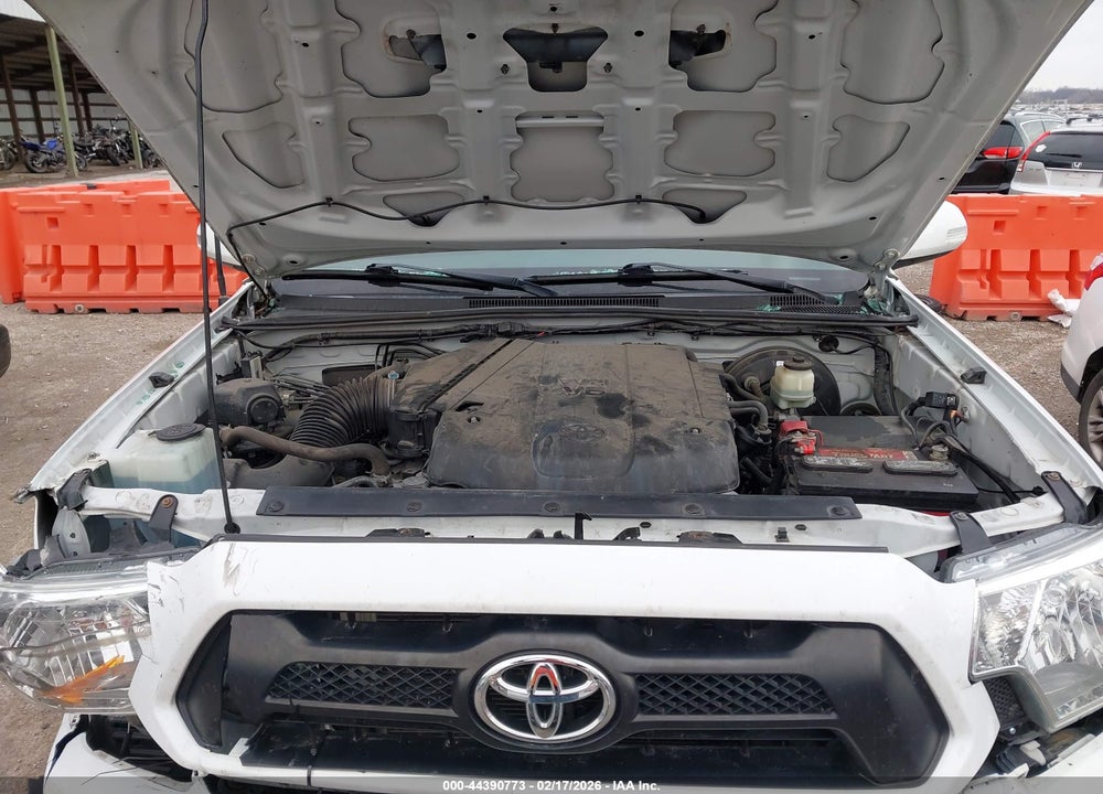 2015 TOYOTA TACOMA BASE V6 VIN: 5TFLU4EN8FX118794