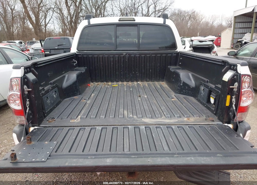 2015 TOYOTA TACOMA BASE V6 VIN: 5TFLU4EN8FX118794