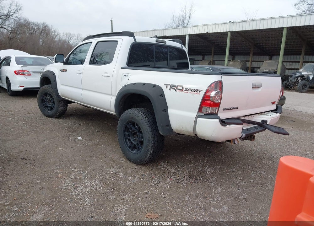 2015 TOYOTA TACOMA BASE V6 VIN: 5TFLU4EN8FX118794