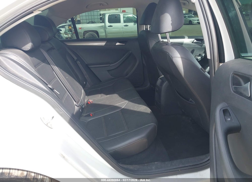 2017 VOLKSWAGEN JETTA 1.4T SE VIN: 3VWDB7AJ0HM251800