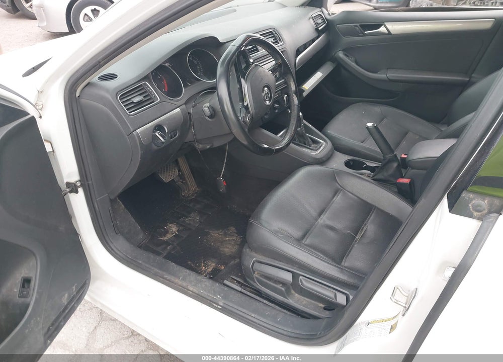 2017 VOLKSWAGEN JETTA 1.4T SE VIN: 3VWDB7AJ0HM251800