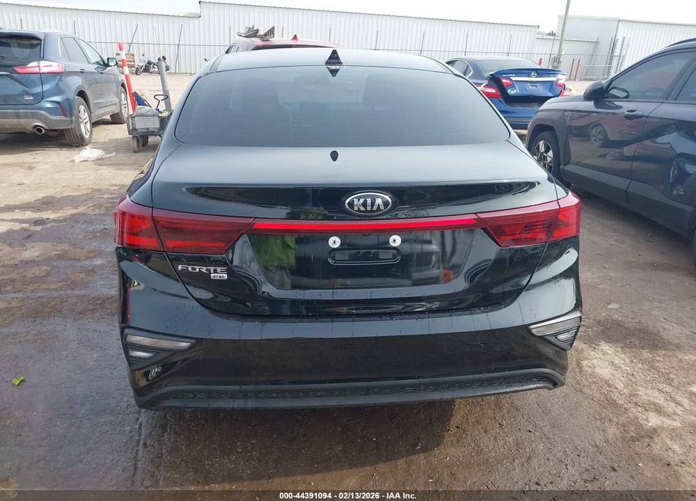 2021 KIA FORTE FE VIN: 3KPF24AD8ME368131