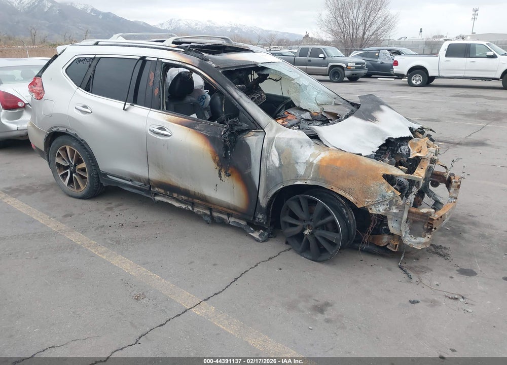 2018 NISSAN ROGUE SL VIN: JN8AT2MV7JW342903