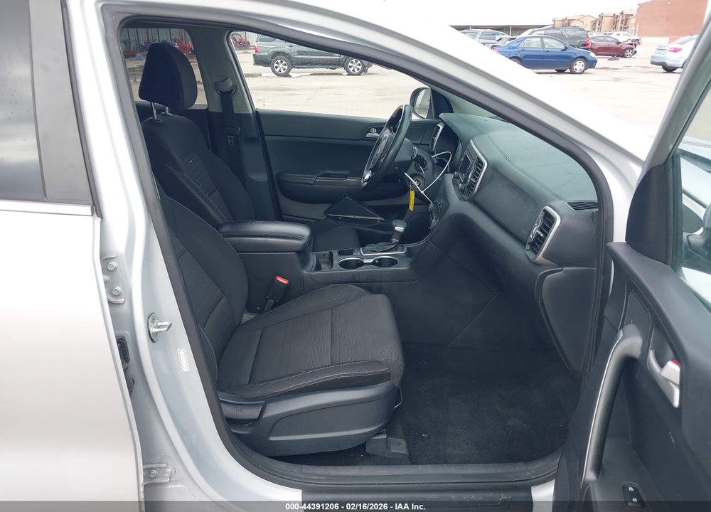 2018 KIA SPORTAGE LX VIN: KNDPM3AC4J7332139
