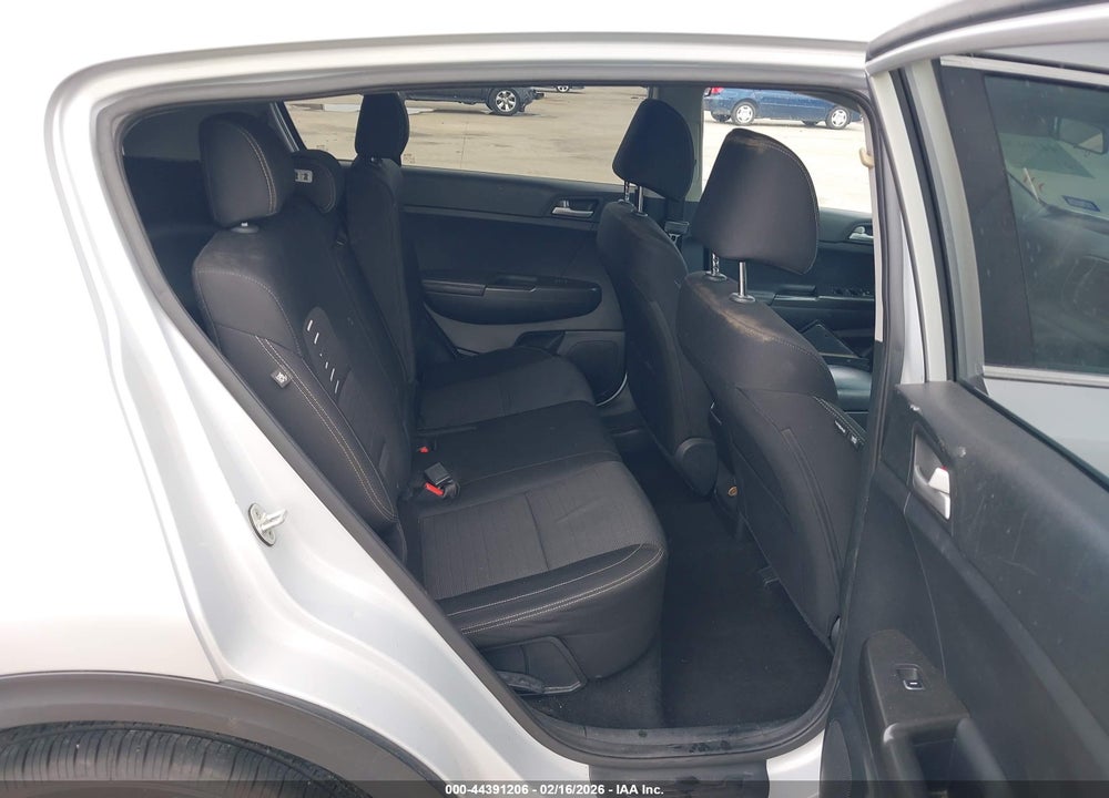 2018 KIA SPORTAGE LX VIN: KNDPM3AC4J7332139