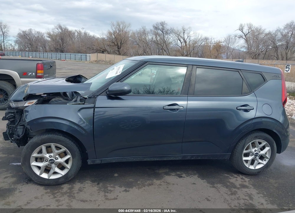 2020 KIA SOUL S VIN: KNDJ23AU3L7014990