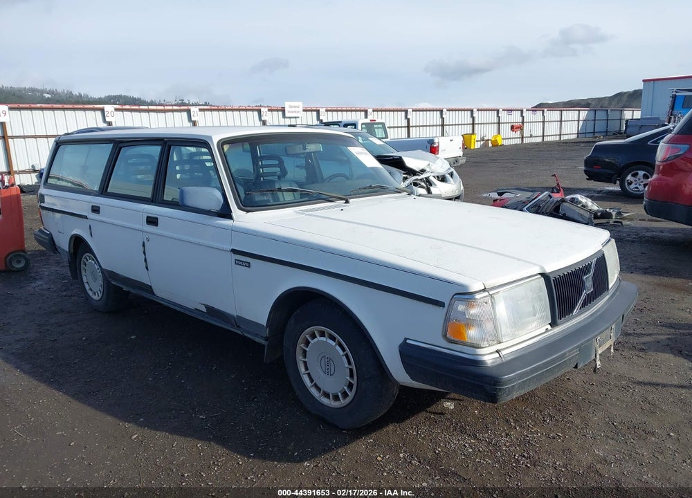 1992 VOLVO 240 VIN: YV1AW8805N1933006