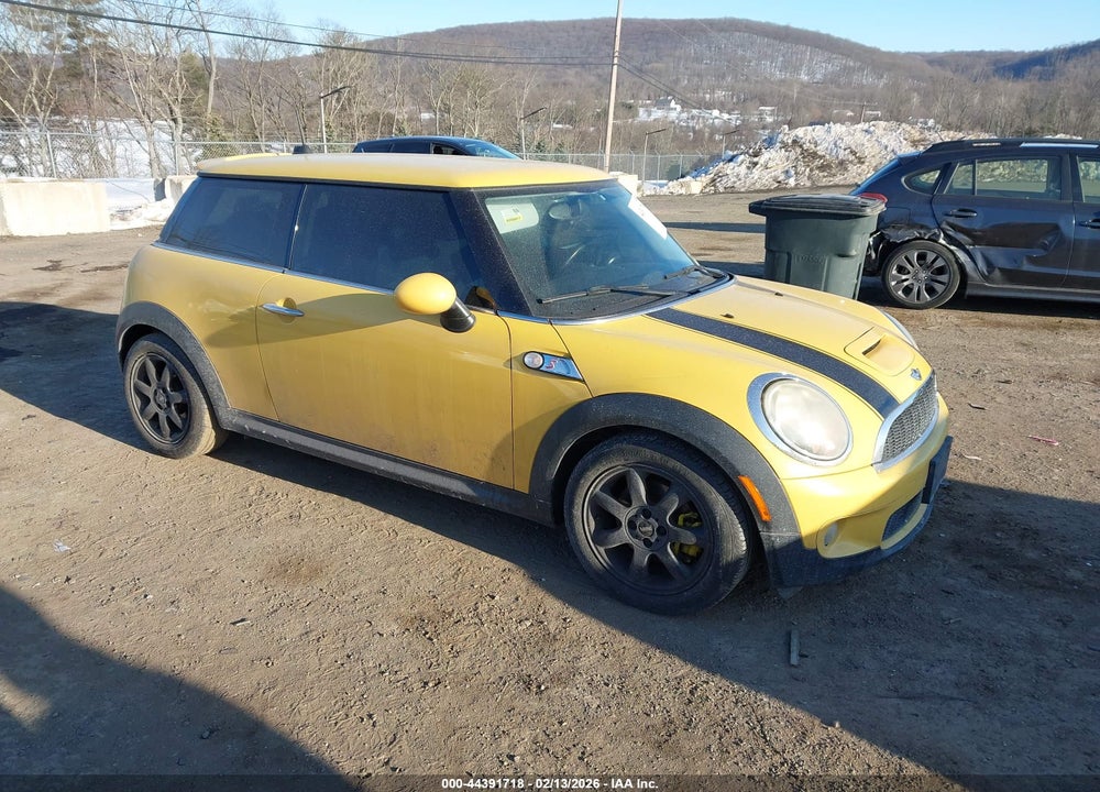 2009 MINI COOPER S VIN: WMWMF73529TW87362