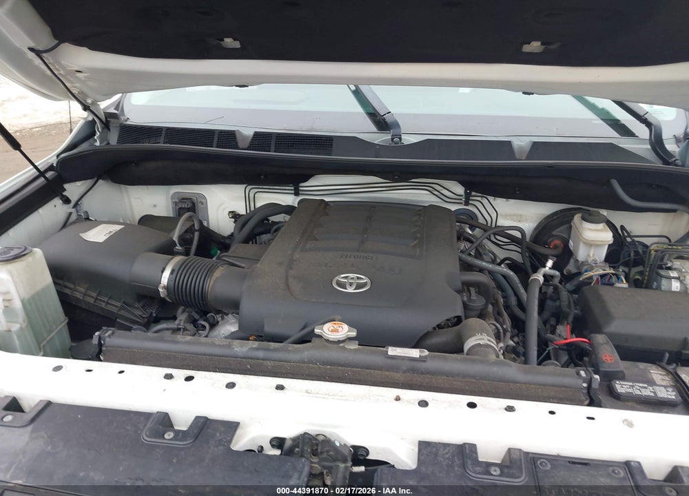 2019 TOYOTA TUNDRA PLATINUM 5.7L V8 VIN: 5TFAY5F17KX853788