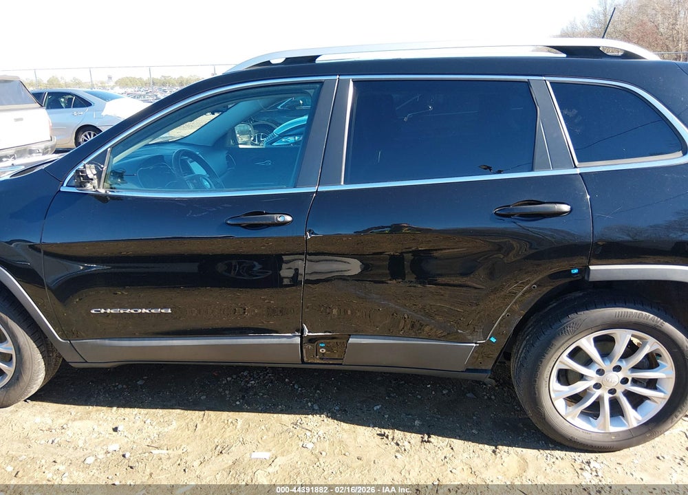 2019 JEEP CHEROKEE LATITUDE FWD VIN: 1C4PJLCB0KD286454