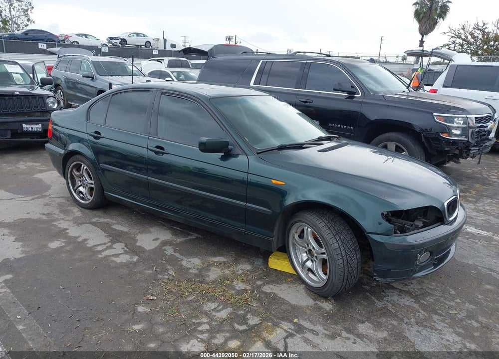 2005 BMW 330I VIN: WBAEV53405KM42675