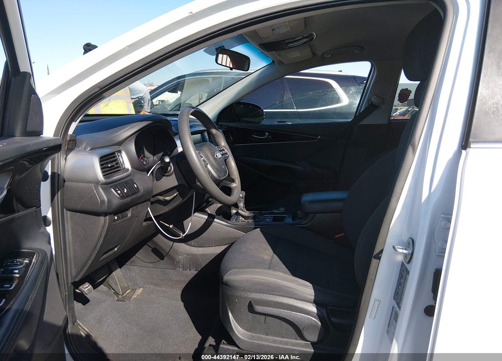 2019 KIA SORENTO 2.4L LX VIN: 5XYPG4A31KG576283